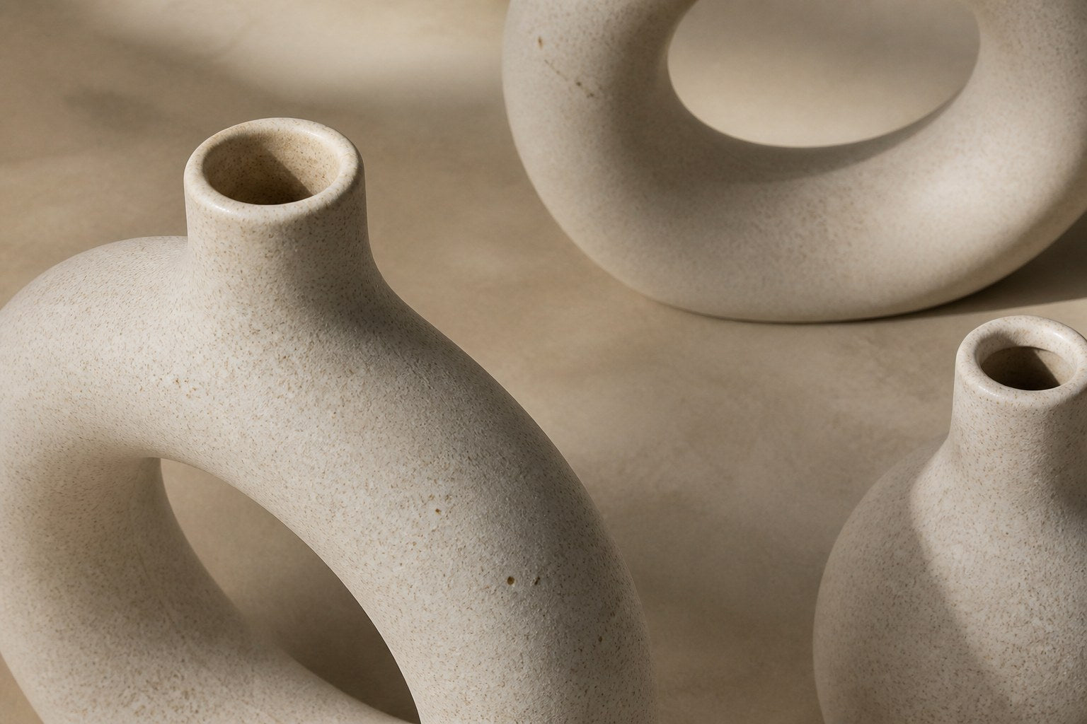 Close-up of Coveintra matte speckled ceramic texture
